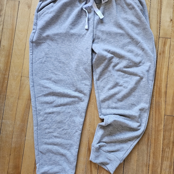 BNWT Grey Sweatpants Size X - Picture 3 of 6